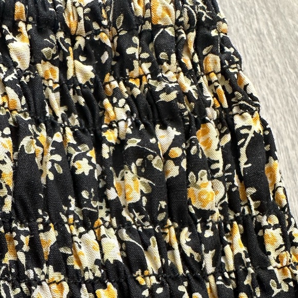 FAITHFULL THE BRAND Damita Smocked Floral Top - Picture 4 of 11